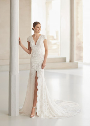 Beaded Exquisite Lace Dotted Tulle High Slit Sexy Wedding Dress Beaded Exquisite Lace Dotted Tulle High Slit Sexy Wedding Dress
